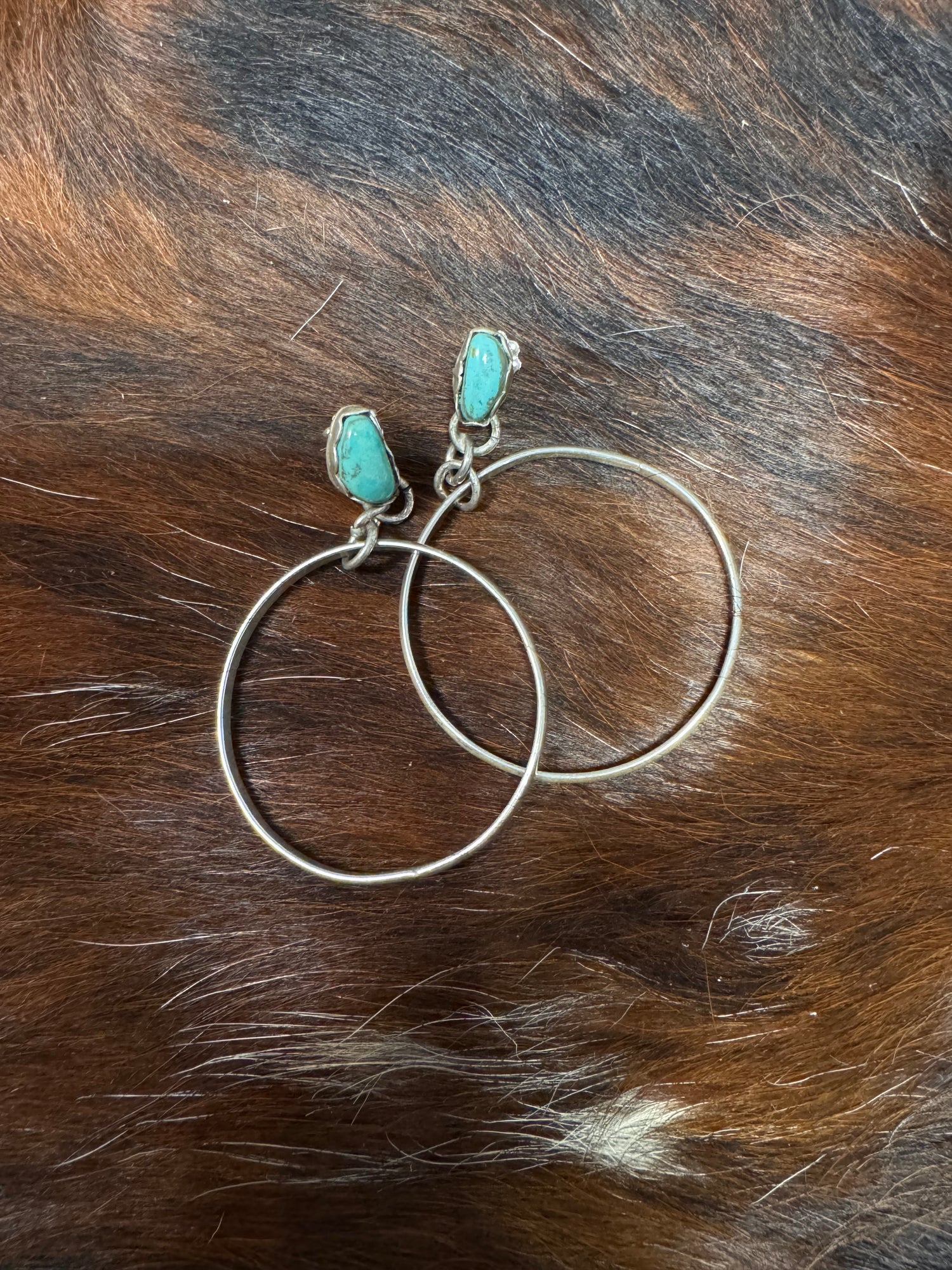 Hoops with turquoise stone